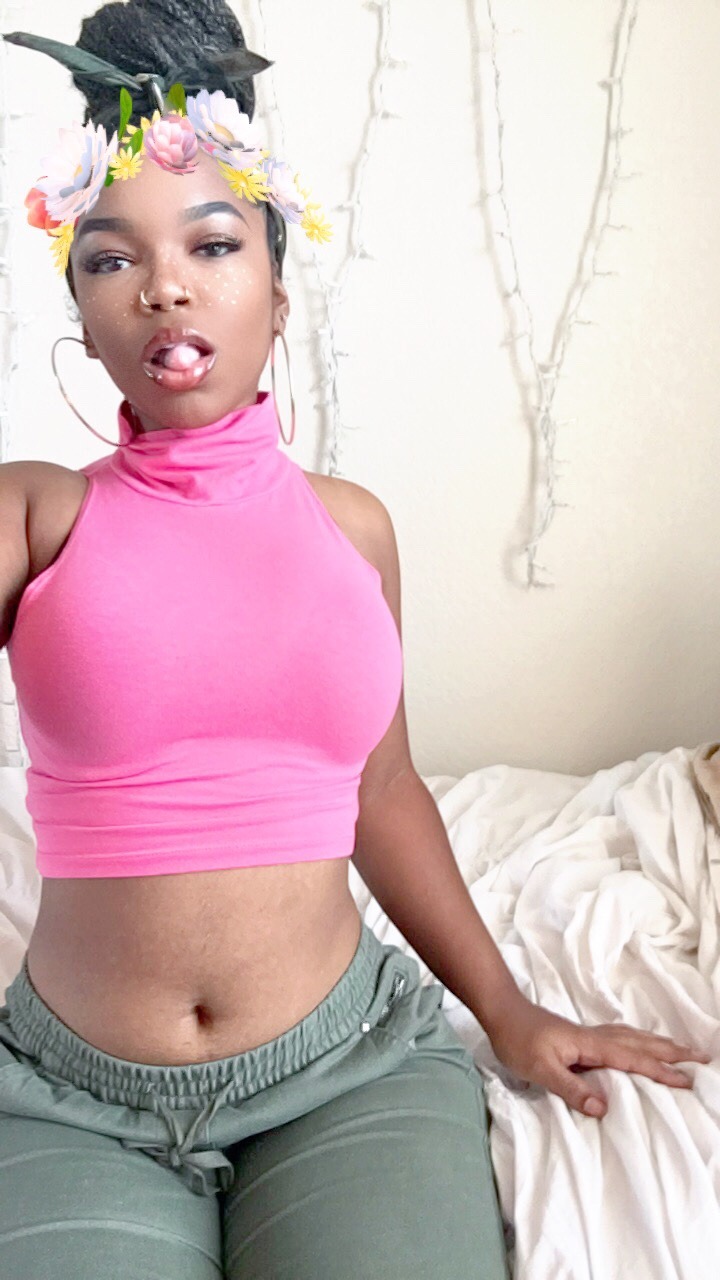 brownbbygirl:  fakewoke:  brownbbygirl:  girl thought she was cute I guess 🙄💖💫✨