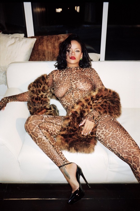 hellyeahrihannafenty:  Rihanna x Interview Magazine | summer 19’ edition 