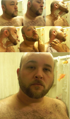 bearassnaked:  trimming the beard 