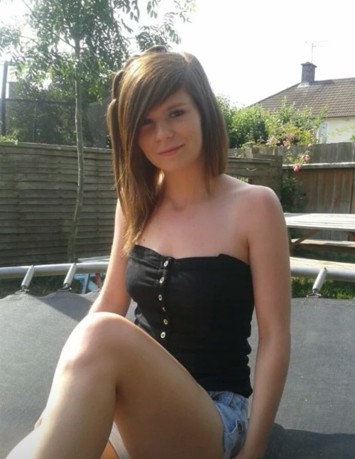 uk-girlsuncoveredxxx:  maisie 18 from Leicester,  Thanks for the submission .. Let’s get this Re-Blogged 