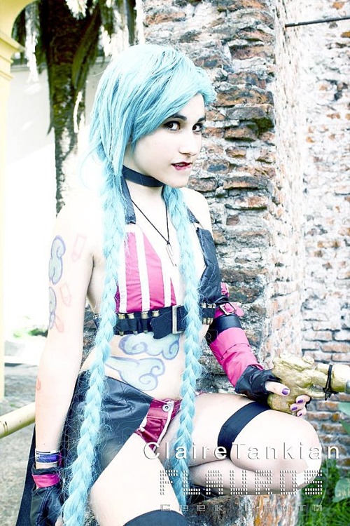 league-of-legends-sexy-girls:  Jinx Cosplay https://www.facebook.com/ClaireRedfieldTankian http://redfieldclaire.deviantart.com/ 