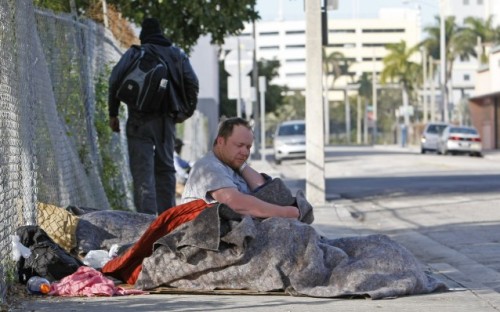 mimzors:  pastel-gizibe:  politicalsexkitten:  anarcho-queer:  Florida City Makes It Illegal To Sleep In Public And Ask For Money In Effort To Criminalize Homelessness A city in Florida already notorious for its treatment of the homeless is going a step