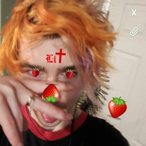 i have green eyes but it was strawberry time !!! XD THE LAST PIC IS BCUZ I&rsquo;M A MESSY EATING :/