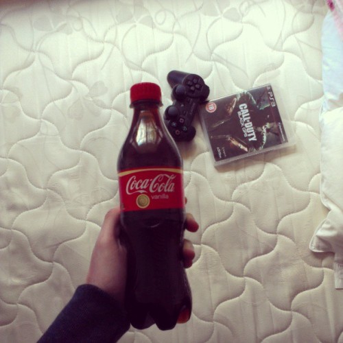 wannabeaslimguy:  Finally found vanilla coke! adult photos