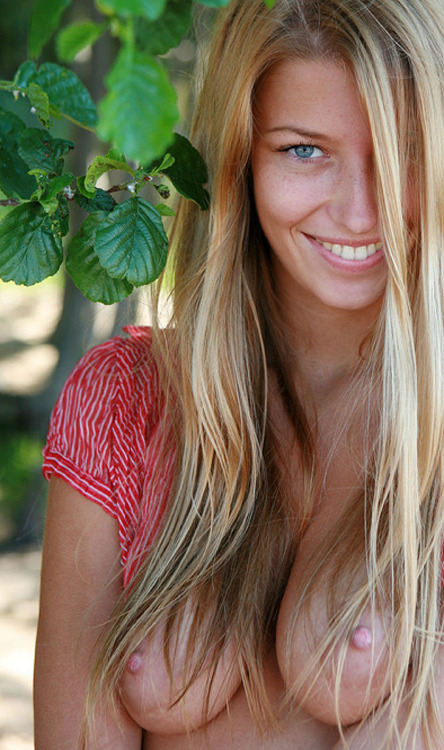 sergentelipton:  ijulia2fan:  #Enjoys  Bellissima 😍