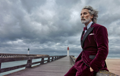 voodoopoet:  fawrglerawrgle:  rabbivole:  jasminescent:  Aiden Shaw by Yang YI  for Elle magazine (China) Feb 2013  dear fucking god in heaven  This man looks like a goddamn sexy wizard.  No, seriously, those clothes are from god damn Diagon Alley.AND