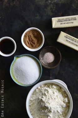 foodffs: Chai-Spiced Vanilla Shortbread Cookies