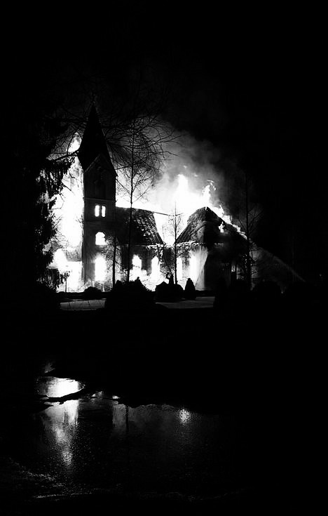 deawaken:  A church in flames in Ylivieska today. I could smell the smoke all the