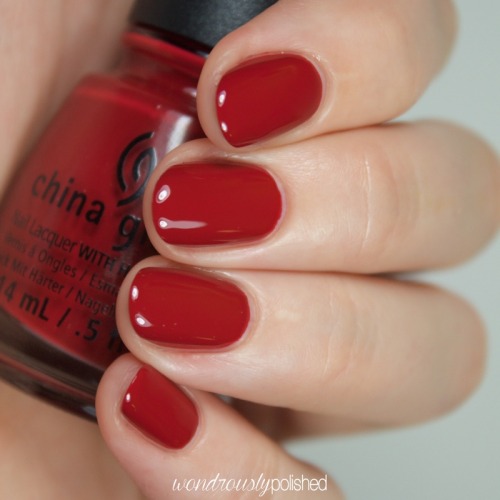 Swathes of the China Glaze Twinkle collection on the blog now! www.wondrouslypolished.com/201