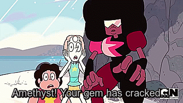 megamadridista4life:  Am I the only one who thinks Pearl is paranoid?   she&rsquo;s