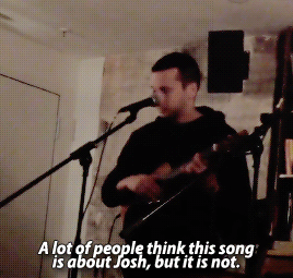 tomdelongue:Tyler playing ‘We Don’t Believe What’s On TV’ (video by chao-s)
