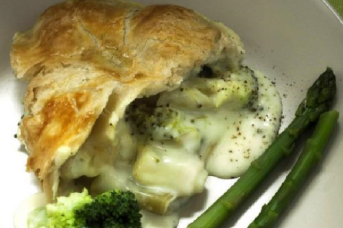Puff pastry topped vegetable pie