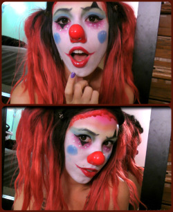 kitziklown:  Tonight’s look inspired by the lovely and talented @nguerriero19. I used powders since I’m a lazy clown and have yet to unpack from moving. :o( I would love to try this again with creams!!