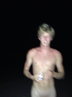 leavefootprintsonly:  skinny dipping at the beach :) 