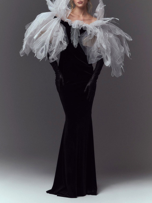 Yanina Couture 'Phoenix' Spring 2024 Couture
