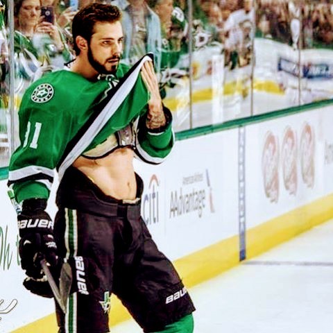 Titan-Behavior:i Miss Hockey Too✊🏾