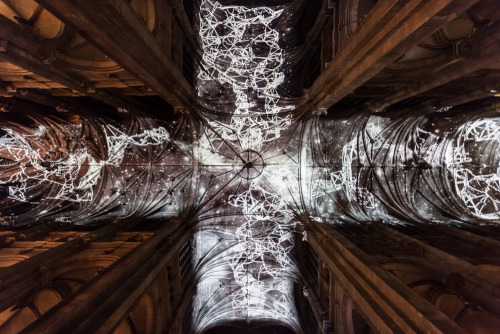 thedesigndome: Constellation of Lasers Project On The Ceiling Of An Ancient Church Paris-based insta