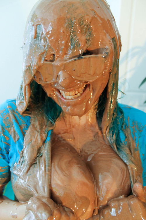 messy-fun:  let me know if you want to see this whole set! more on the way