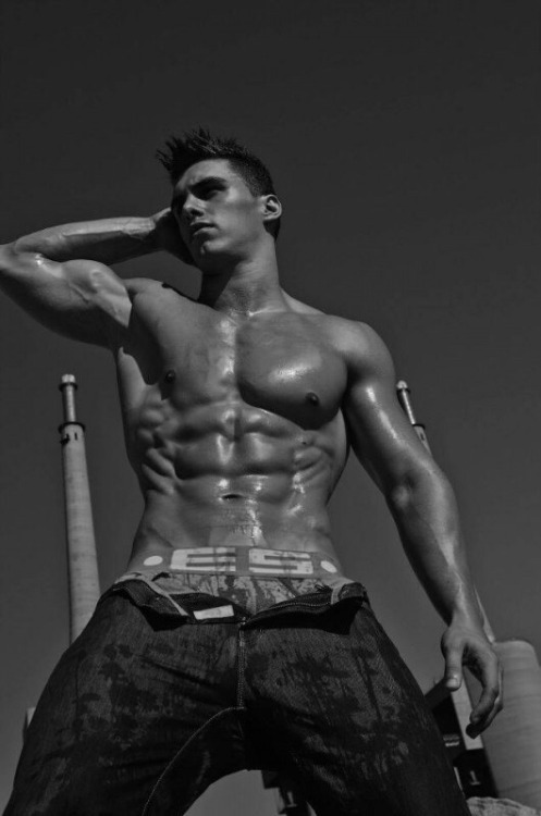 XXX the-bulge-project:Iván Serrano López by photo