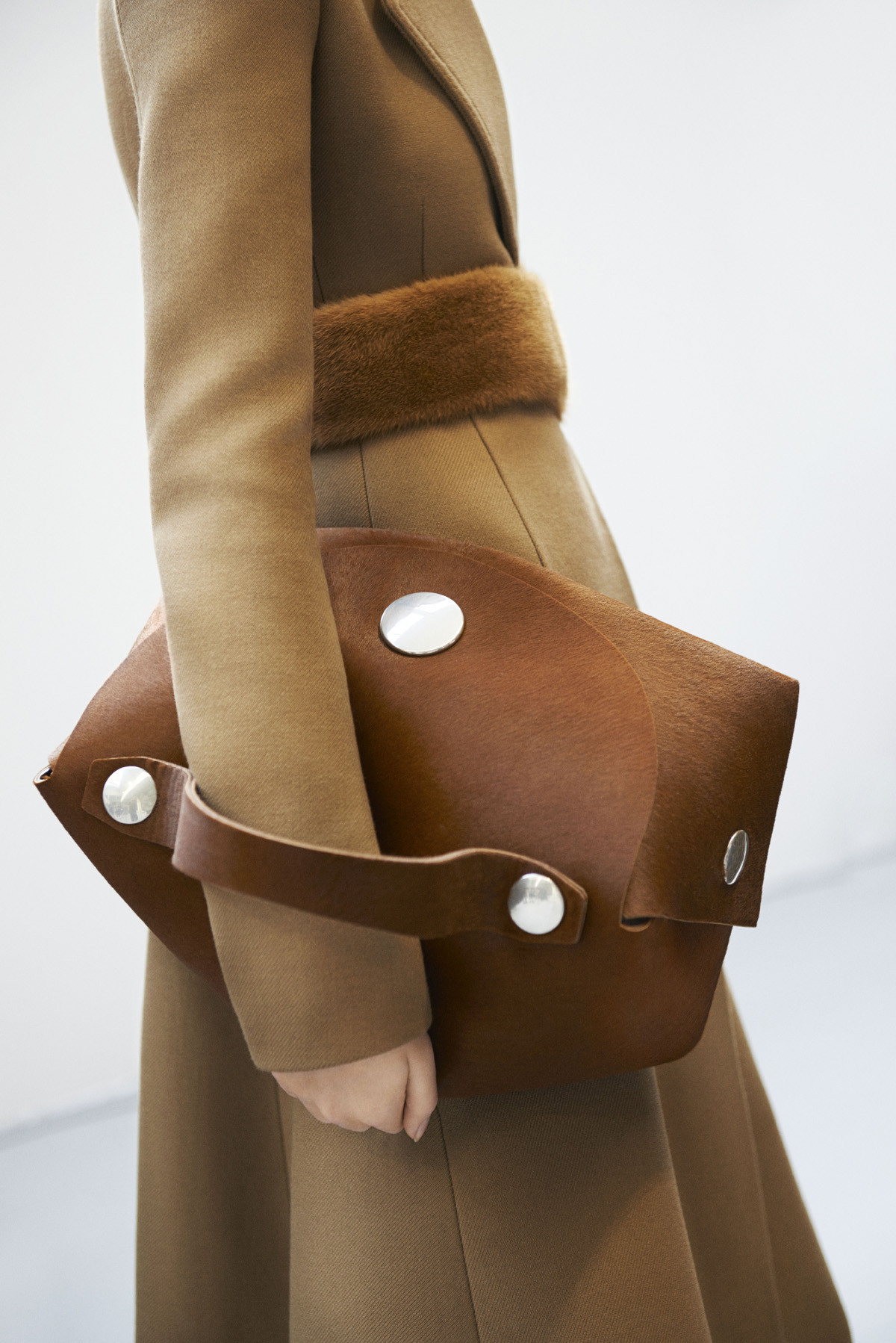 barsjakeveci:  CÉLINE AW2014 Backstage photographed by Kira Bunse