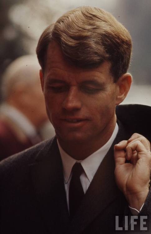 Robert Kennedy running for the Senate(Arthur Rickerby. 1964)