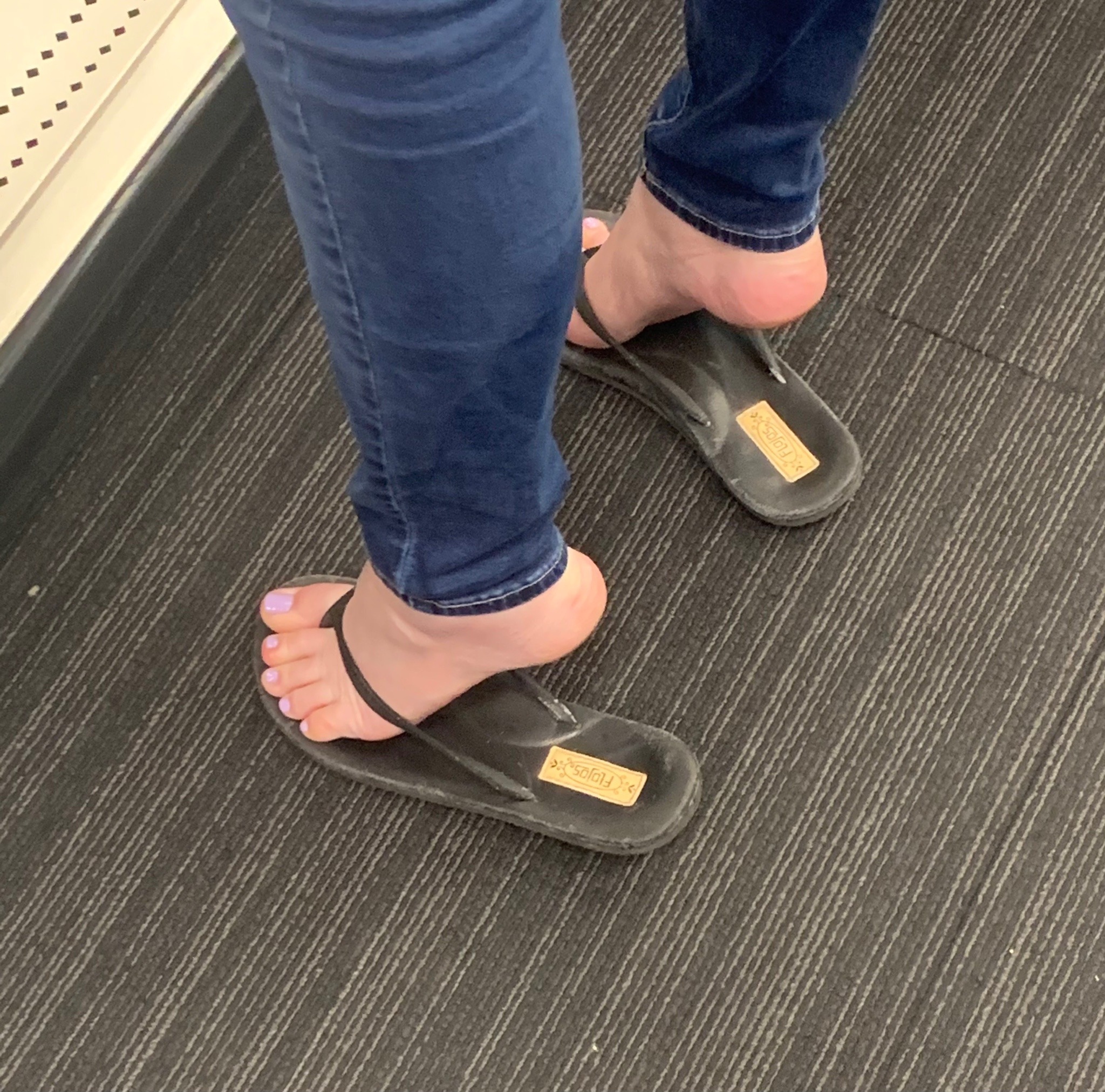 footgirlnextdoor1:Tippy toes Feel free to reblog 