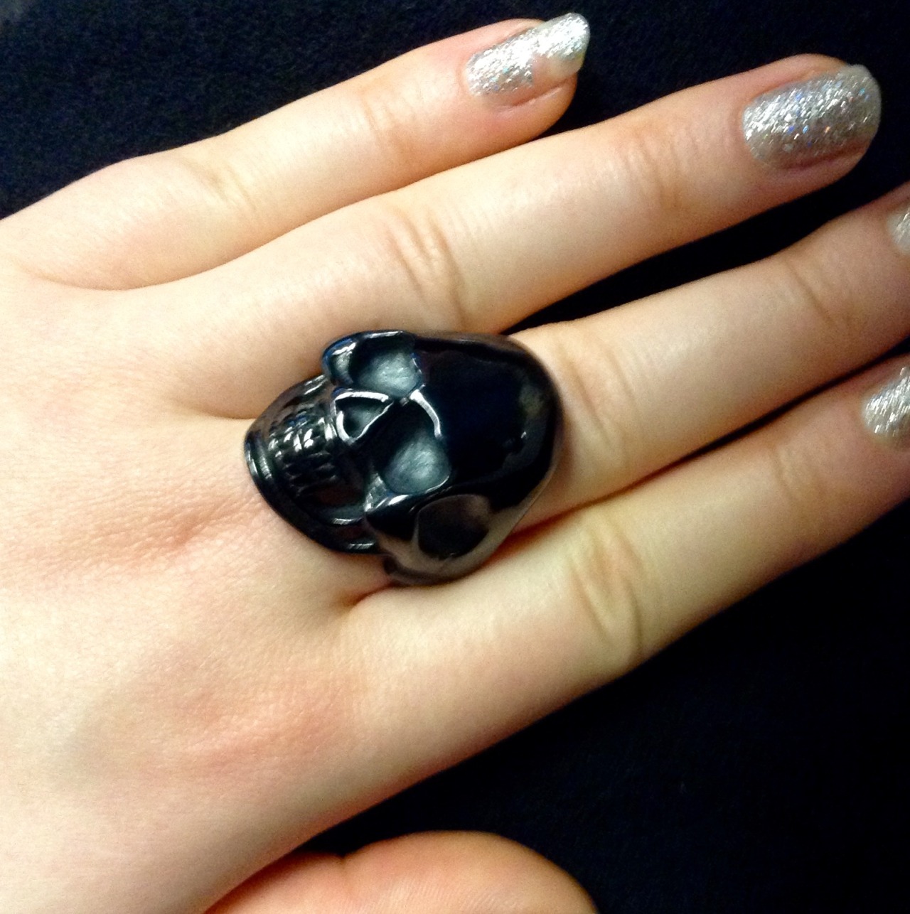 girlxinxstory: my mom gave me an asexual ring for Christmas she didnt get it at