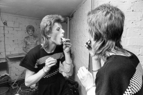 vintageeveryday:Candid snaps of David Bowie applying his elaborate make-up prior to going on stage as Ziggy Stardust in 1973.