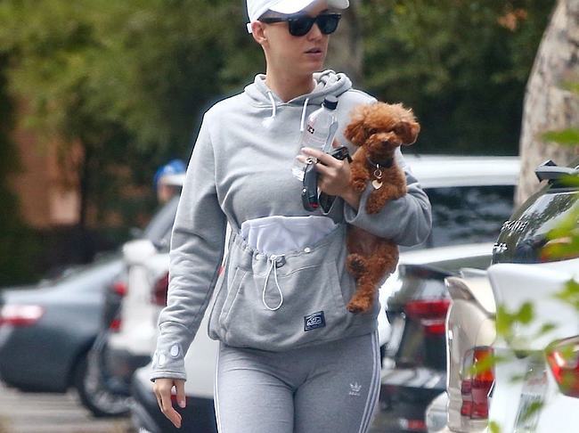 Katy Perry Paparazzi Cameltoe Shots  (more…)View On WordPress