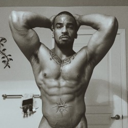 derricklamont:  bilovexxx:  He. Is. FINE!!!