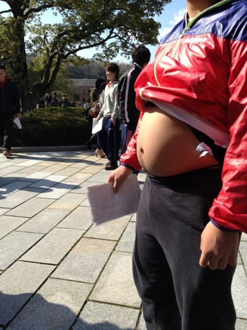 youisfat: dboy-78: This guy got fat in his freshman year and loves to show off his gut. Some guys hi