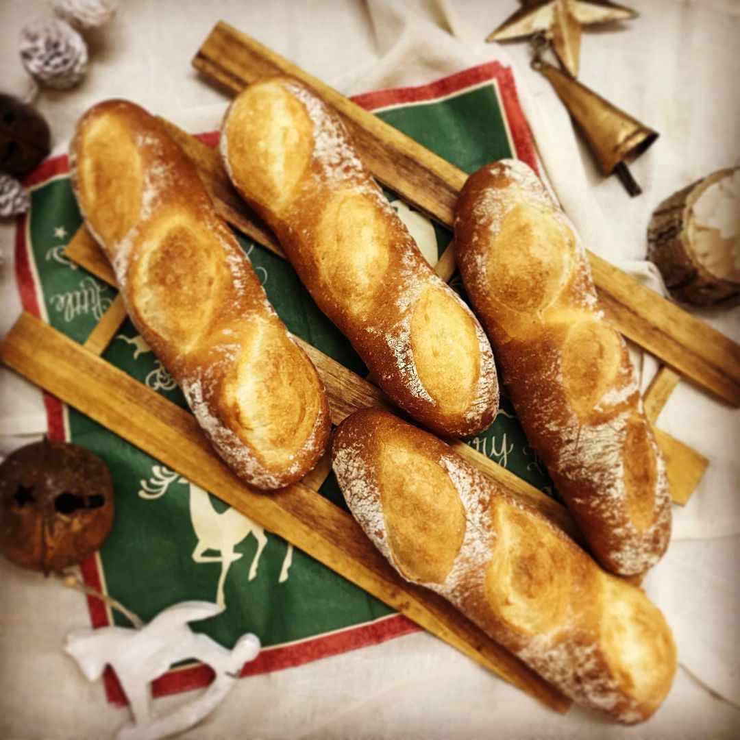76bakery 明日 12月25日 金 お休み致します