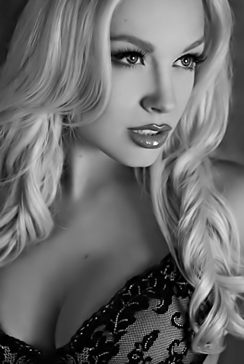 thebestpartsofawoman:  Follow thebestpartsofawoman for over 27,000 images like this one.