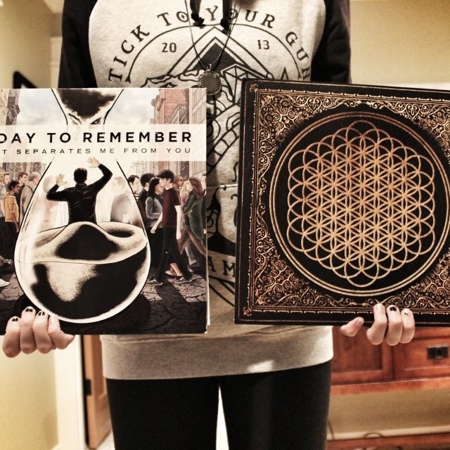 claire&ndash;voyant:  IM REALLY EMPTIONAL RN BECAUSE MY DAD GOT ME A RECORD PLAYER