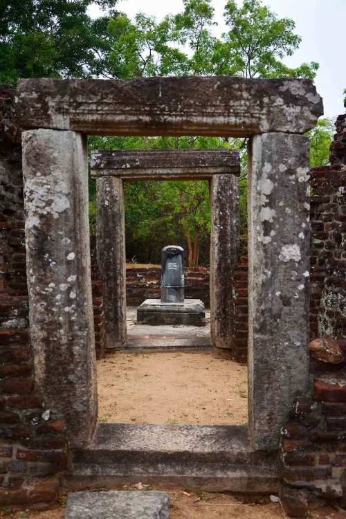 Shiva lingam at Naipena Vihara, Polonnaruwa, Sri Lanka, photo by Ayan Ghosh