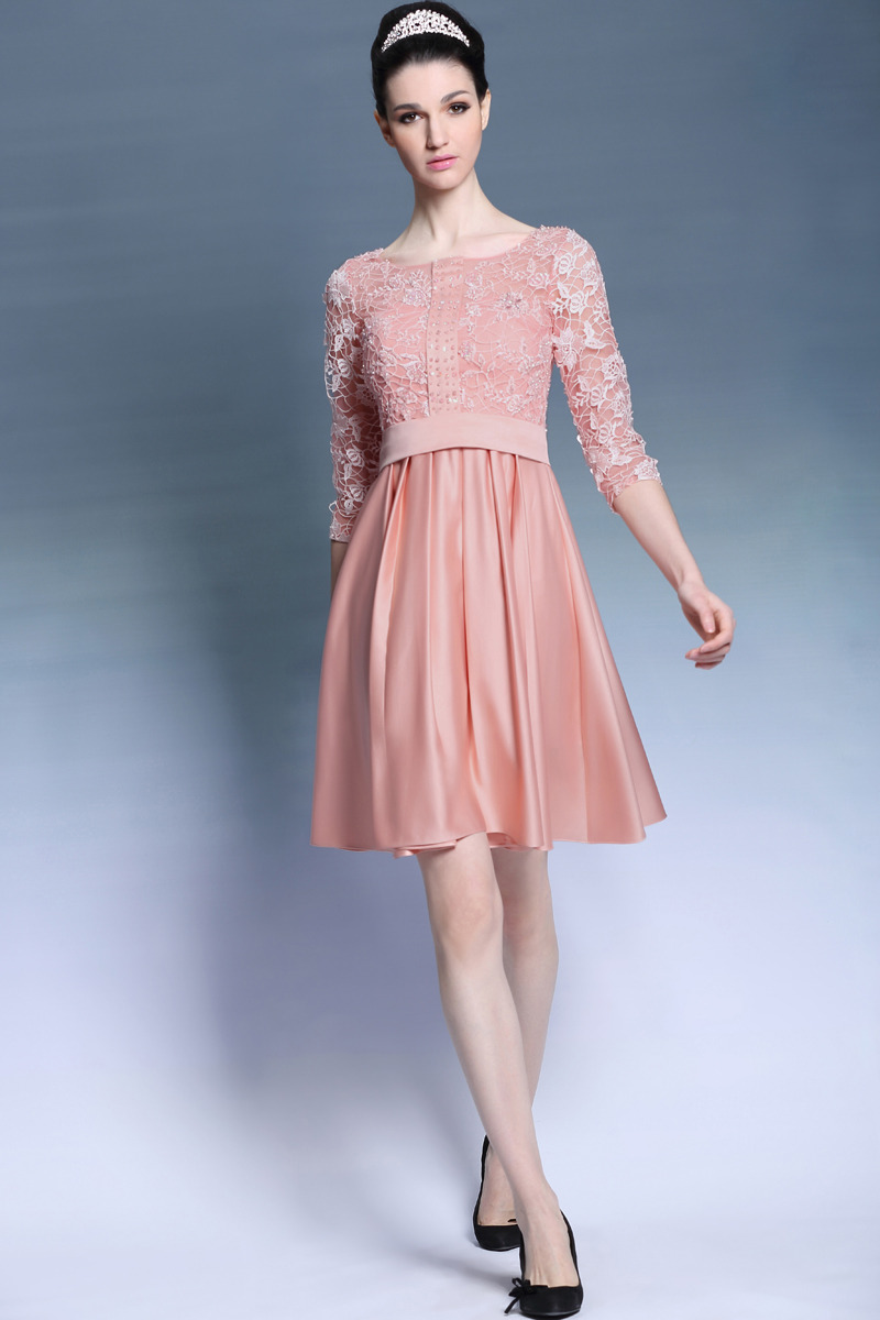 dressvbridal:  Captivating Scoop Neck &frac34;-Length Sleeves Short A-Line Lace