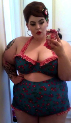 nudebbwpics:  BBW Porn Gallery