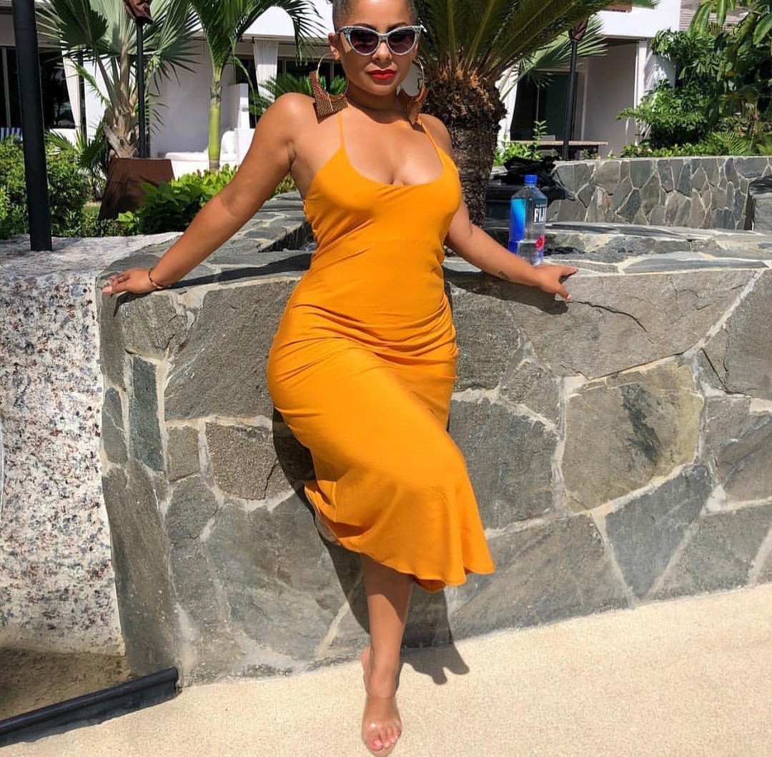 kingjazziedad:   DeliciouslySexy. CurvyLicious. BootiDelicious Ma.   Ms Ravie_Loso