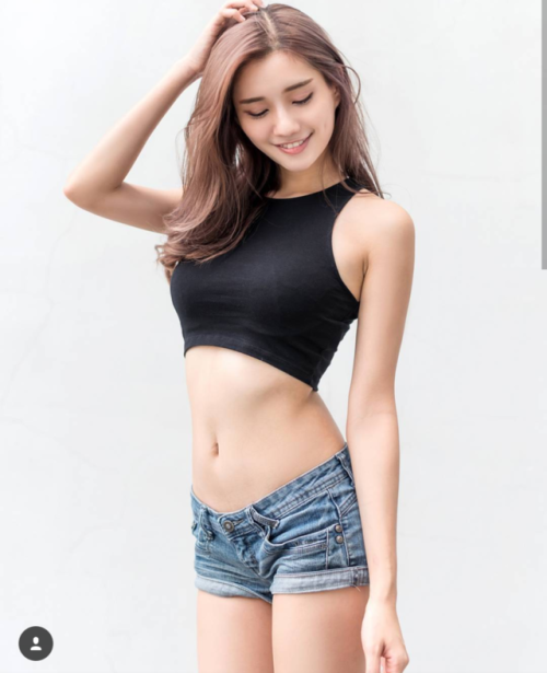 yellowsweethoney: buttface696969: Qiuwen is my ultimate jerk off companion. That body is made to be 