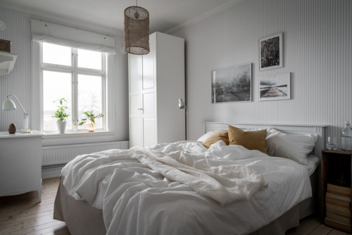 I’m in love with this apartment, now for sale through Gothenburg broker Lundin | Styling 