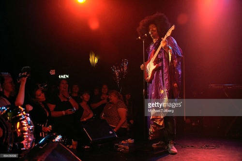 mrsbobfossil: Julianuary 2017 16/31 - Julian and the Boosh at the Roxy July 2009 (most by Michael Tu