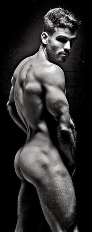 HOT HUNKS & BIG BUBBLE BUTTS