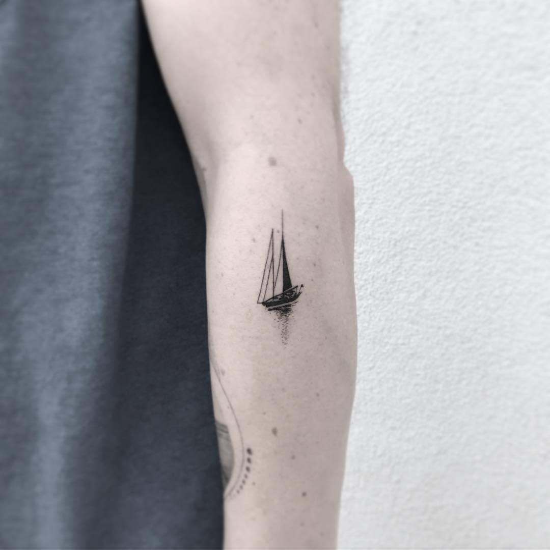 boat with compass⛴️🧭🧭 . . . . #tattoo #tattoos #tattooideas  #tattoodesigns #tattoostyle #tattooleg #compasstattoo #tattoocompass… |  Instagram