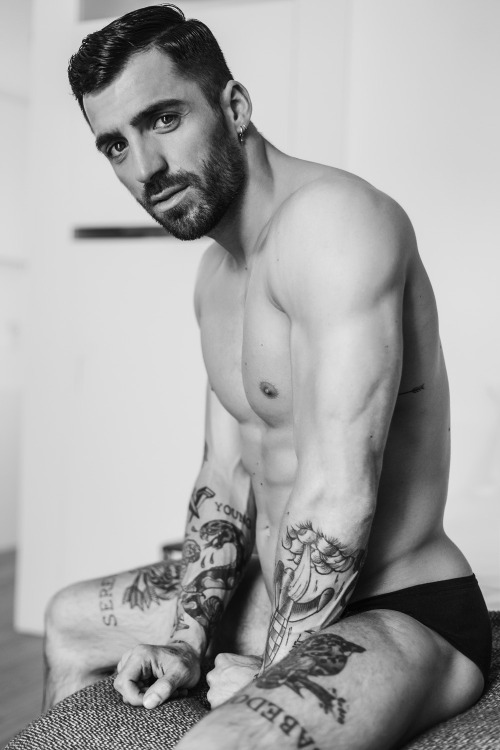 manrumpsxxx:  Follow Me For The Sexiest Rumps On Tumblr