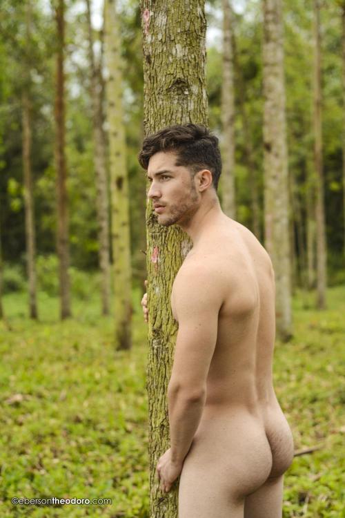 mensbuttsandass:  Djonathan Limas