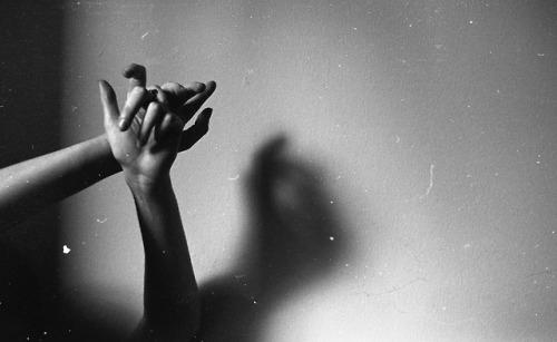 esbuk:  Reach, 2018 Emma Bell  