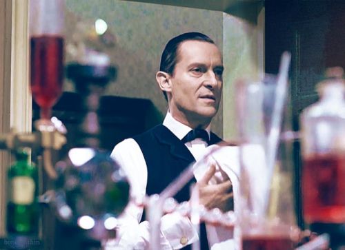 double-zero-agent-alison: Holmes the chemist.