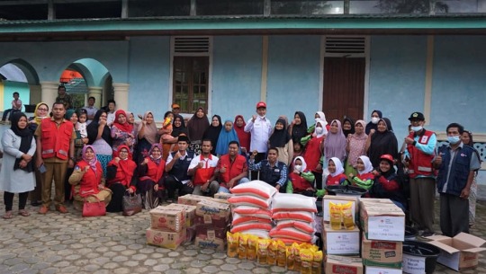 PMI Pasbar Serahkan Bantuan Untuk Korban Banjir dan Longsor di Talamau