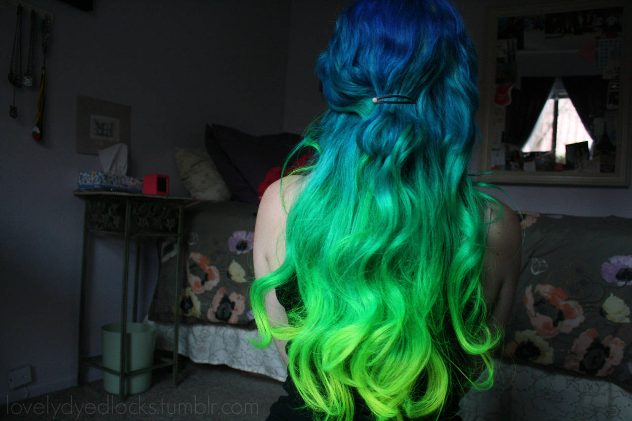 lovelydyedlocks:  I don’t think I ever posted this one separately. C:  