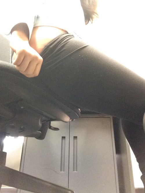 asiangirlsarethefuture:  My Asian friend was bored at work so she sent me this… She loves teasing me